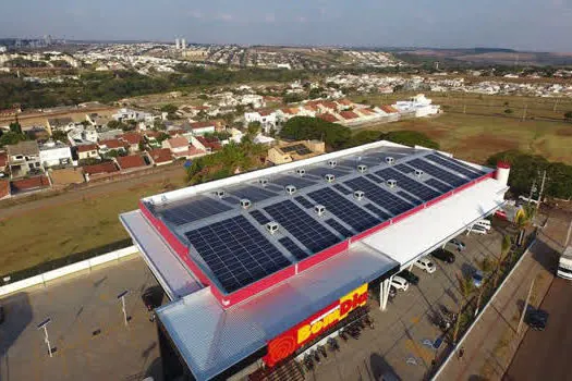 Mercado varejista pode ter redução de 80% a 90% na conta de luz com energia solar