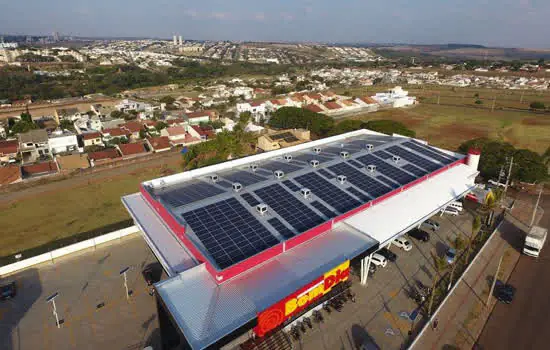 Mercado varejista pode ter redução de 80% a 90% na conta de luz com energia solar