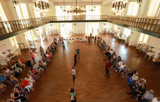 Candidatos participam de primeiro ensaio do Miss e Mister Melhor Idade