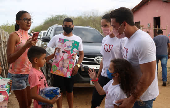 Wesley Safadão e Thyane Dantas levam amor e esperança à famílias carentes do Ceará