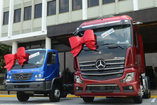 Mercedes Club entrega Novo Actros e Accelo para vencedores da promoção “Juntos na Estrada”