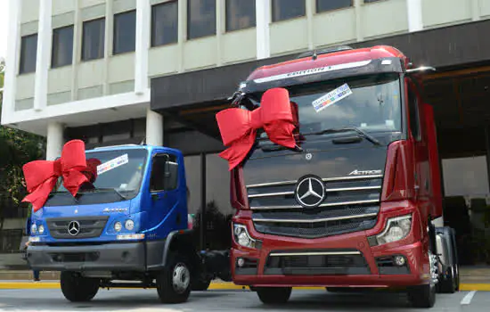 Mercedes Club entrega Novo Actros e Accelo para vencedores da promoção “Juntos na Estrada”