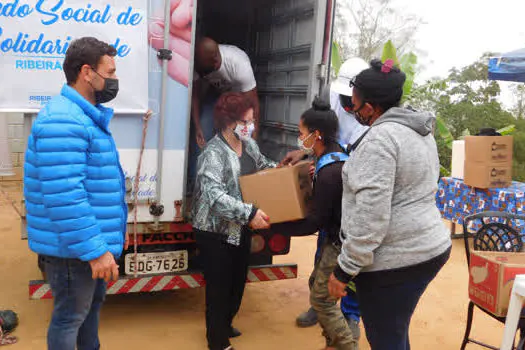 Fundo Social de Ribeirão Pires entrega cestas no Jardim Aprazível