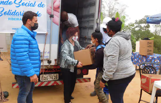 Fundo Social de Ribeirão Pires entrega cestas no Jardim Aprazível