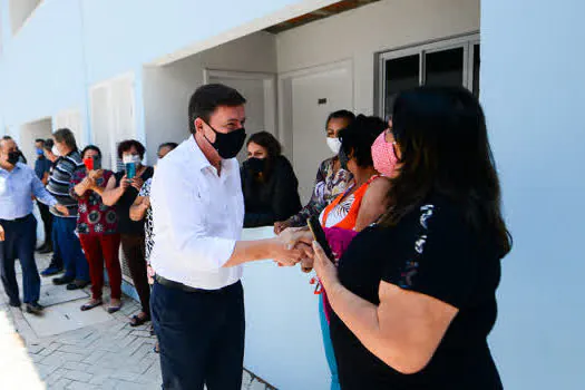 Prefeito Orlando Morando realiza entrega de 18 moradias no bairro Divinéia/Pantanal