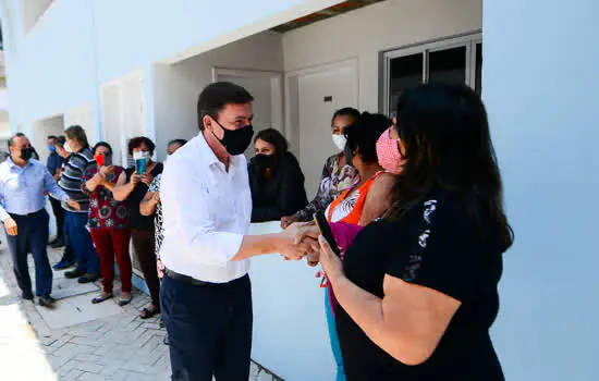 Prefeito Orlando Morando realiza entrega de 18 moradias no bairro Divinéia/Pantanal