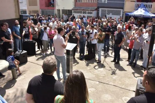 Santo André entrega 103 escrituras a moradores do Núcleo Nova Progresso