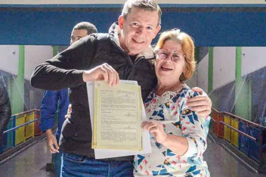 São Bernardo entrega 111 escrituras de imóveis no Jardim Novo Horizonte