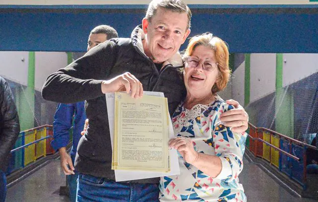 São Bernardo entrega 111 escrituras de imóveis no Jardim Novo Horizonte