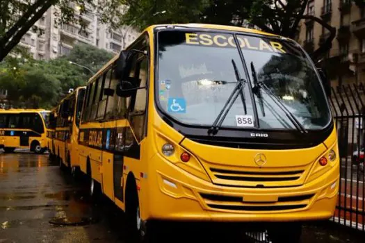 Governo de SP entrega 151 ônibus escolares para os municípios