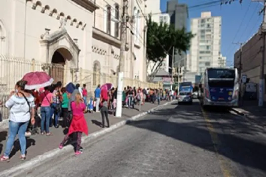 São Bernardo Plaza doa alimentos arrecadados em evento