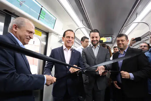 SP entrega trem com bagageiro para linha que vai até o Aeroporto de Guarulhos