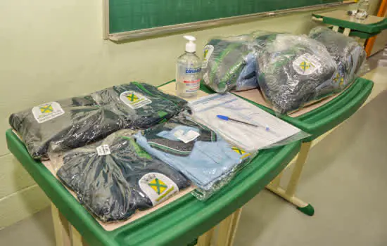 Prefeitura de Santo André realiza entrega de uniformes escolares