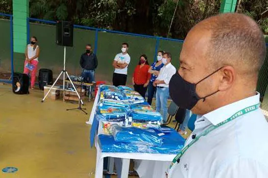 Prefeitura de Rio Grande da Serra inicia a entrega de material escolar