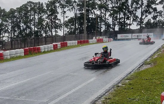 Enzo Ferreira estreia no pódio na Copa Huayra na Granja Viana