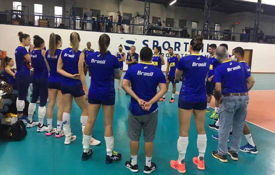 Seleção brasileira feminina de vôlei embarca nesta segunda-feira (13) para Colômbia