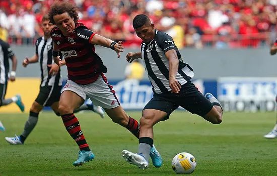 Golaço de Erison dá vitória ao Botafogo no clássico e turbulência aumenta no Fla