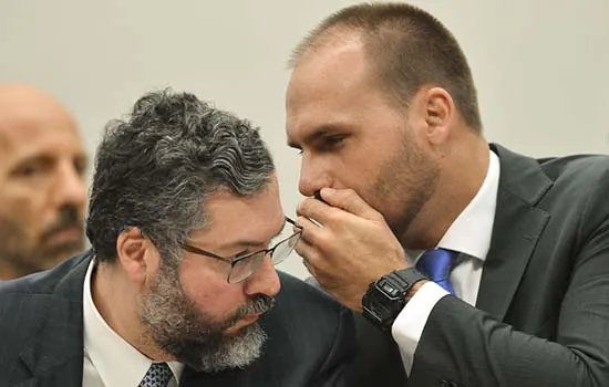 Araújo diz que Eduardo Bolsonaro é a ‘melhor pessoa’ para assumir embaixada