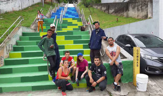 Escadaria no Centro de São Bernardo recebe ação de grafite