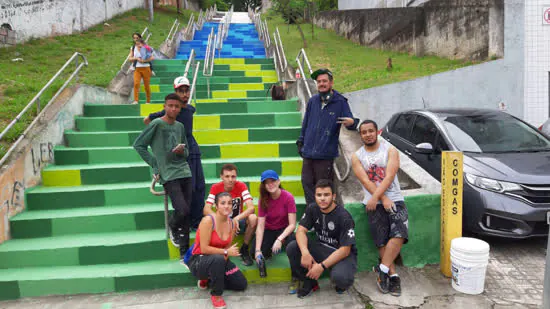 Escadaria no Centro de São Bernardo recebe ação de grafite