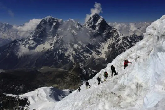 Temporada de escaladas no Everest registra 11ª morte em 2019