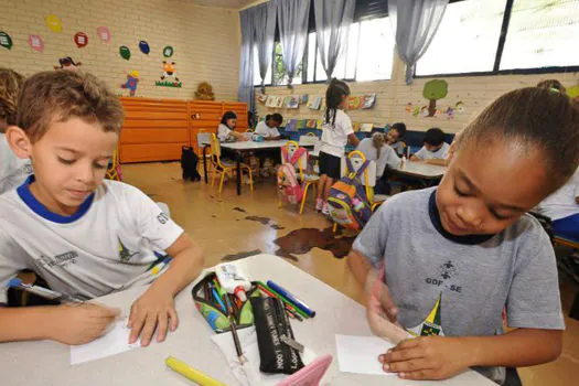 Dia do Professor: Criatividade e paciência são fundamentais na educação infantil