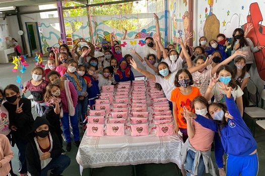 Escola estadual de Ribeirão Pires realiza projeto sobre menstruação com estudantes