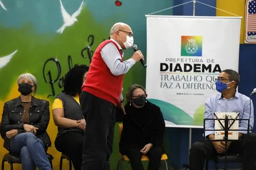 Diadema: Escola Paulo Freire presta homenagem aos 100 anos do educador