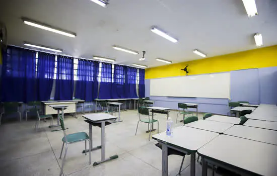 Escolas do Estado de SP abrem para aulas presenciais aos alunos mais vulneráveis