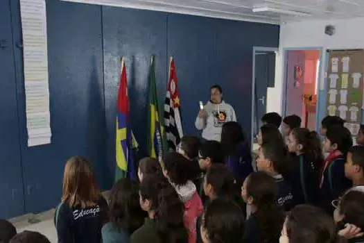 Escola de Ribeirão Pires promove, semanalmente, a Hora Cívica