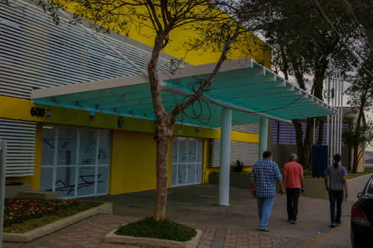 São Caetano reinaugura escola Oscar Niemeyer com festa junina