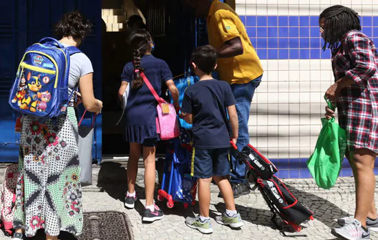 Aulas presenciais da rede estadual do RJ foram autorizadas a retornar