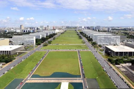 Consulta sobre uso do cartão corporativo é prorrogada até dia 3