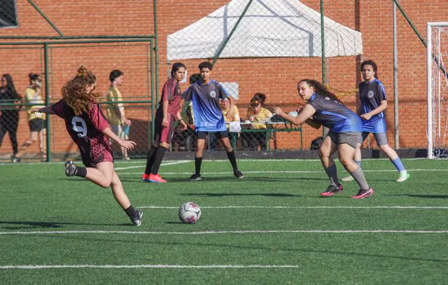 Etec de Esportes realiza primeiro Meeting de Futebol Feminino