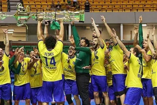 Seleção brasileira masculina de handebol bate Argentina e é campeã do Sul-Centro