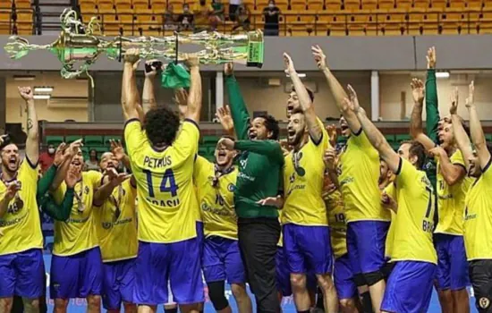 Seleção brasileira masculina de handebol bate Argentina e é campeã do Sul-Centro