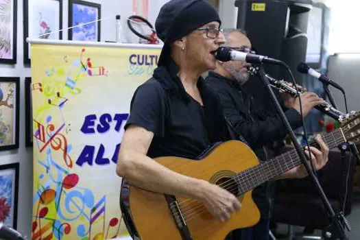 ‘Estação Alegria’ leva música ao vivo a instituições para idosos em São Caetano