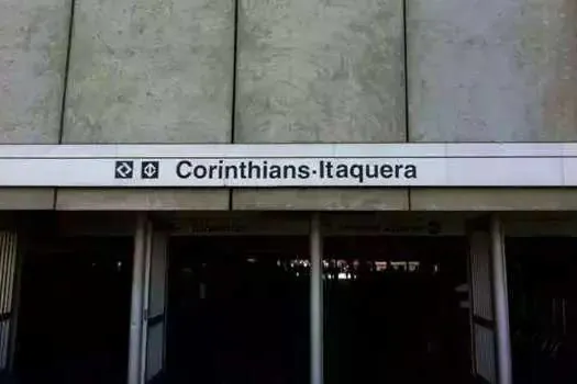 Estação Corinthians-Itaquera recebe ação de divulgação do vestibular da FATEC