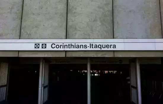Estação Corinthians-Itaquera recebe ação de divulgação do vestibular da FATEC