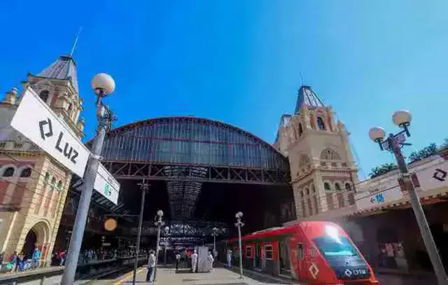 Estação da Luz da CPTM recebe instalação artística tridimensional “Sou Eu”