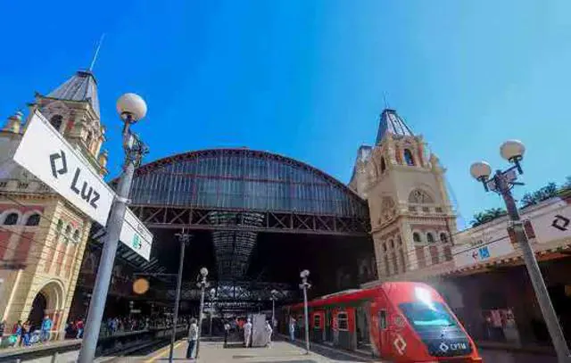 Estação Luz terá entrega de livros e exposição de fotos para celebrar aniversário de SP