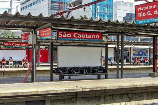 Estação São Caetano da CPTM recebe apresentação musical