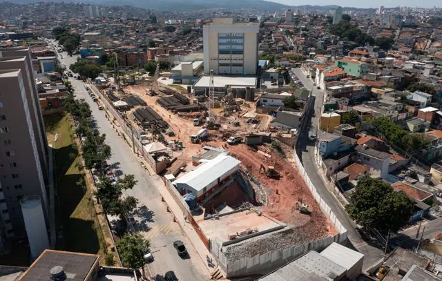 Linha Uni realiza concretagem da laje na futura Estação Vila Cardoso