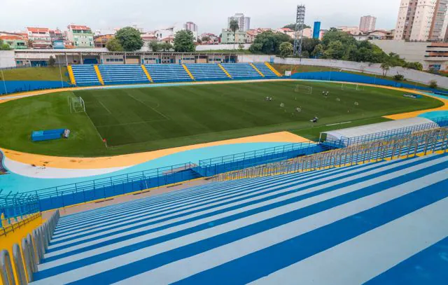 Santo André realiza tour especial pelo estádio Bruno José Daniel