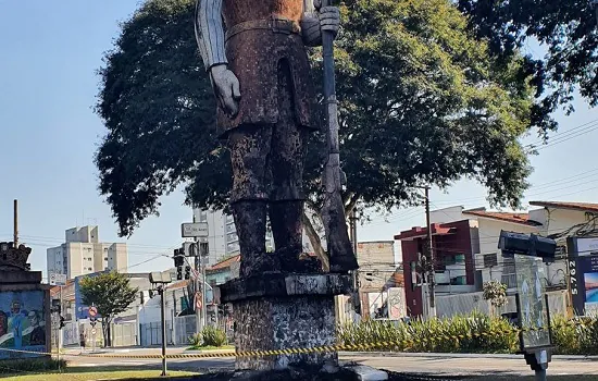 Polícia prende suspeito de participar de incêndio da estátua de Borba Gato