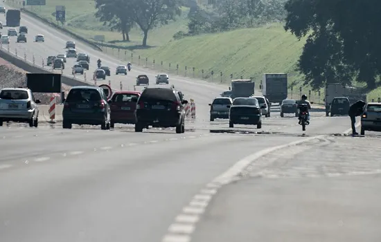 Estradas de SP registram pontos de lentidão na volta do feriado