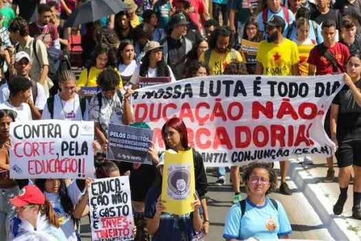 Estudantes se mobilizam em Brasília por melhores condições na educação