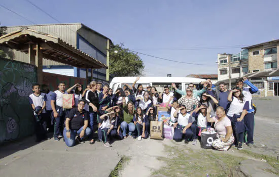 Estudantes de Ribeirão Pires arrecadam roupas para a Campanha do Agasalho