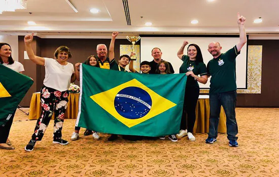 Estudantes brasileiros são bicampeões de torneio de raciocínio