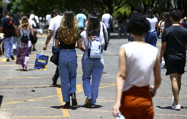 Enem: estudantes podem pedir isenção de taxa a partir desta segunda (17)